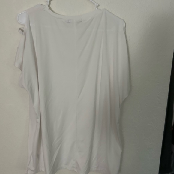 White top with open strap short sleeves - Picture 3 of 3